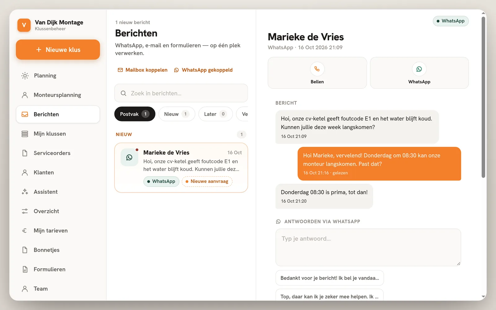 Berichten in Klussenbeheer: een WhatsApp-gesprek met een klant over een cv-ketel, met het antwoordvak eronder (demo-account)